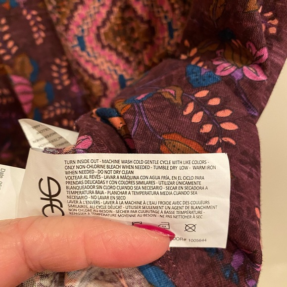 New! Vintage America Women's Printed Blouse Top (Italian Plum Floral) - Picture 6 of 9